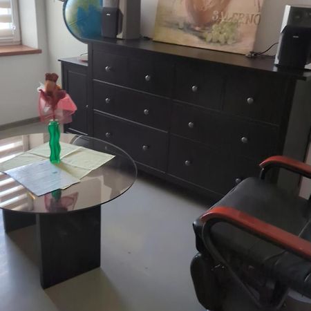 Bydlení v centru OV blízko Stodolní, bez výtahu Apartamento Ostrava Exterior foto