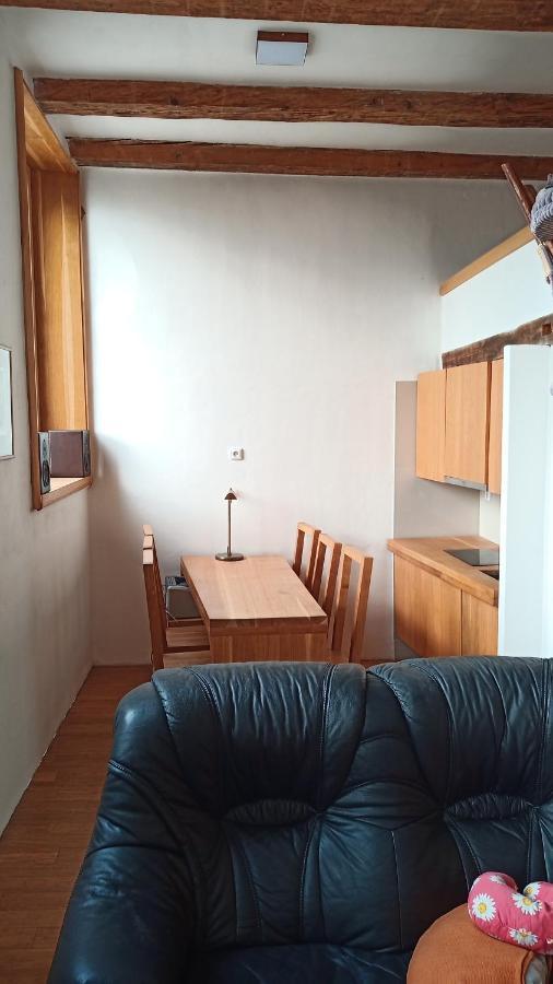 Bydlení v centru OV blízko Stodolní, bez výtahu Apartamento Ostrava Exterior foto